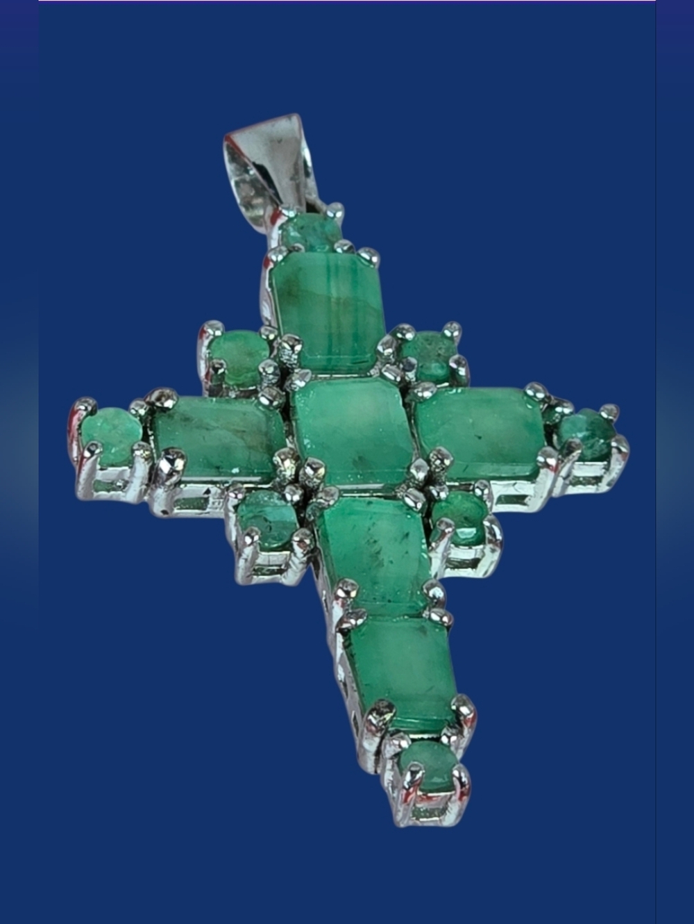 925 Sterling Silver Cross Pendant 2.9x2.2cm with Natural Emerald Gemstone